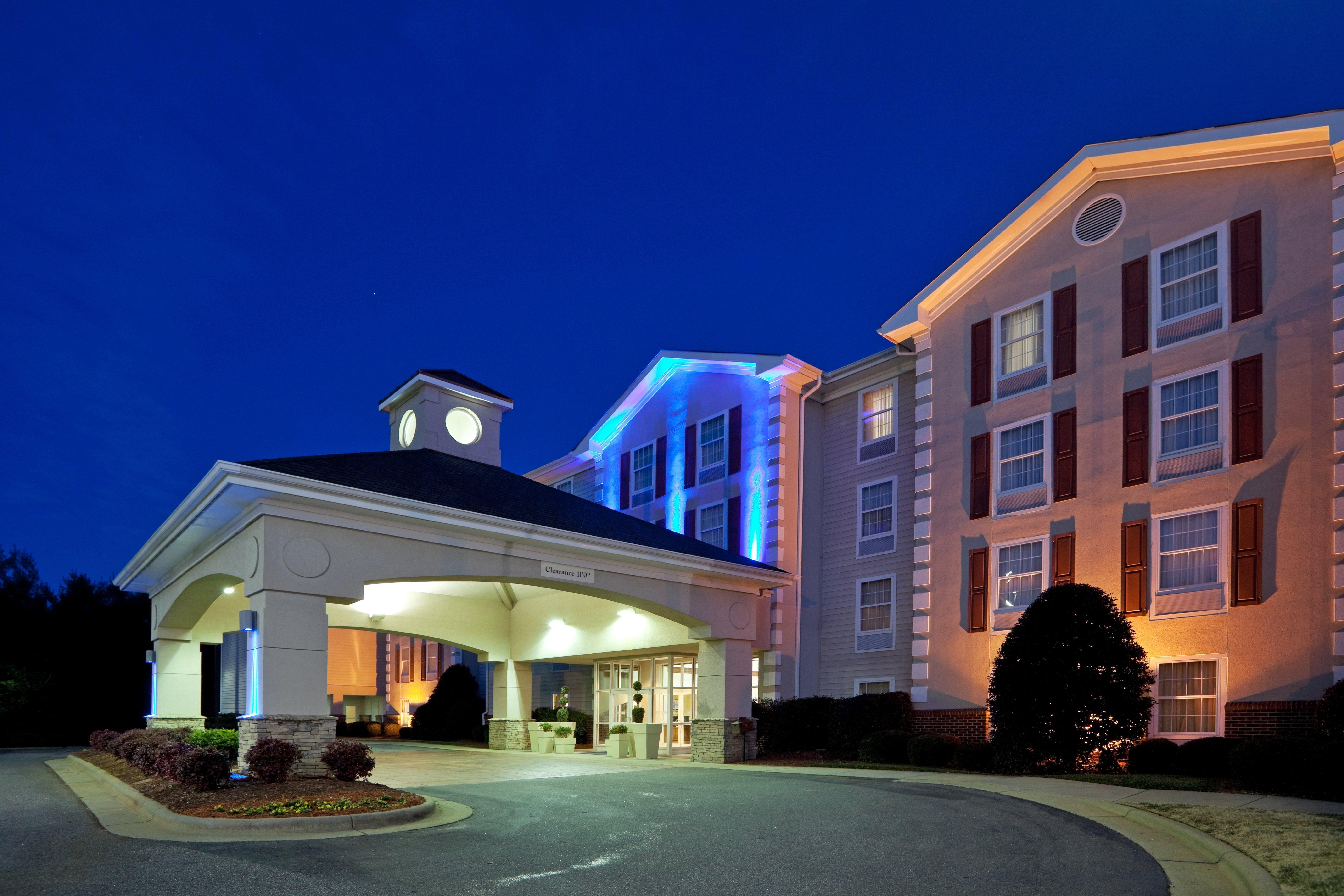 Holiday Inn Express Hotel & Suites Conover - Hickory Area By Ihg Buitenkant foto