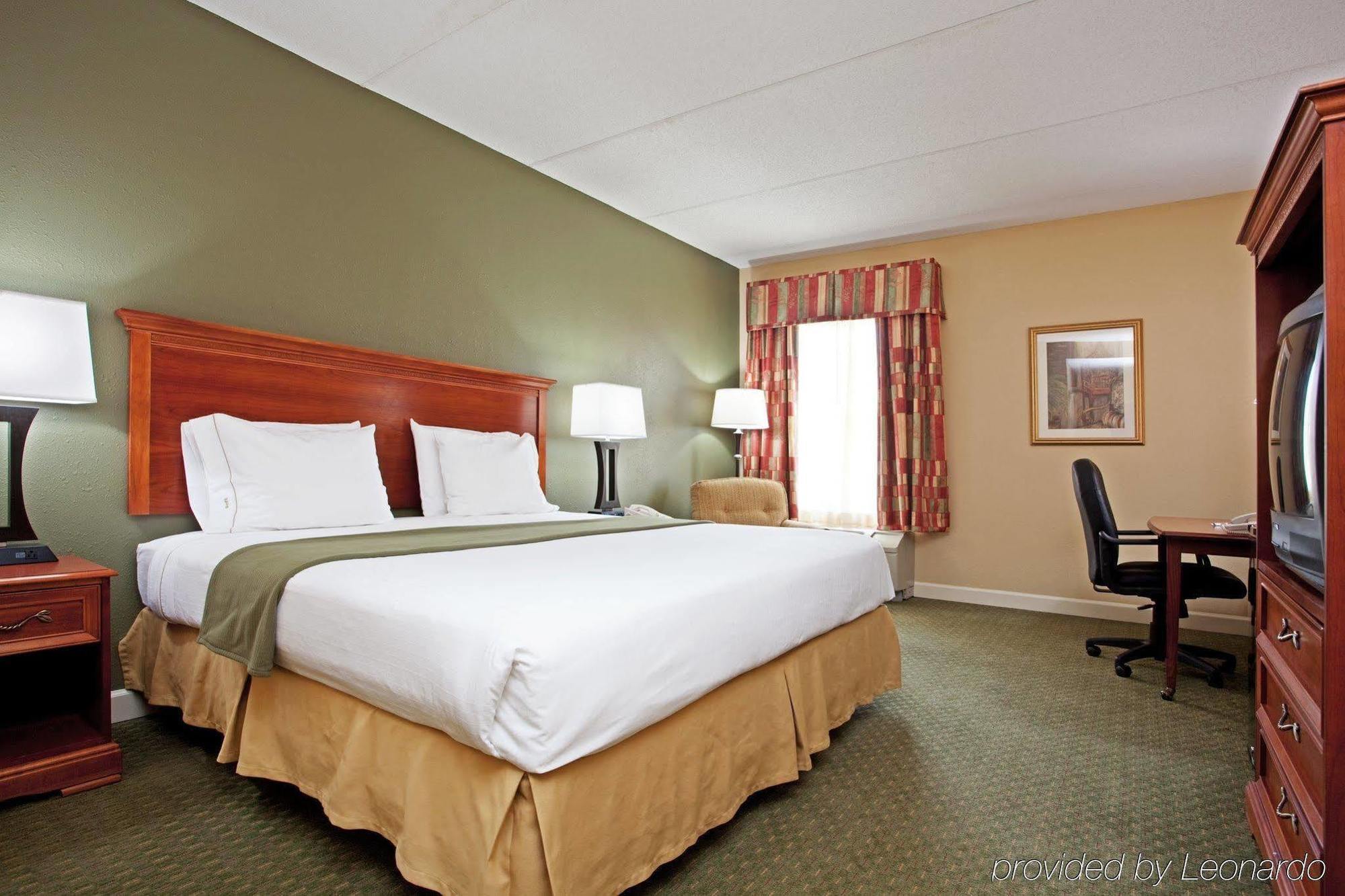 Holiday Inn Express Hotel & Suites Conover - Hickory Area By Ihg Kamer foto