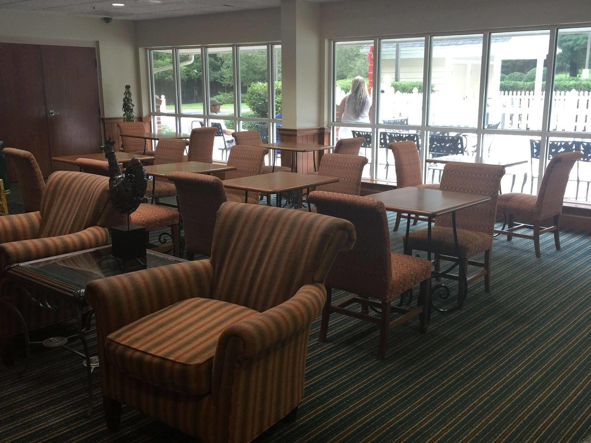 Holiday Inn Express Hotel & Suites Conover - Hickory Area By Ihg Buitenkant foto