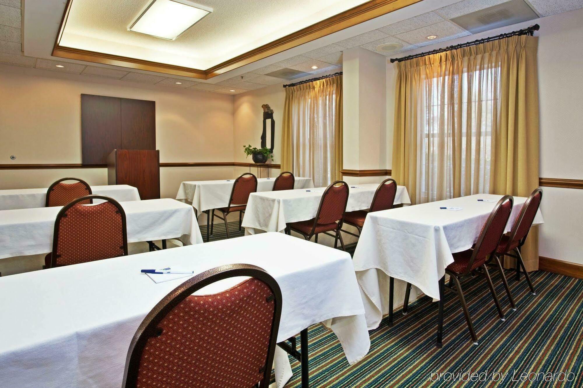 Holiday Inn Express Hotel & Suites Conover - Hickory Area By Ihg Buitenkant foto